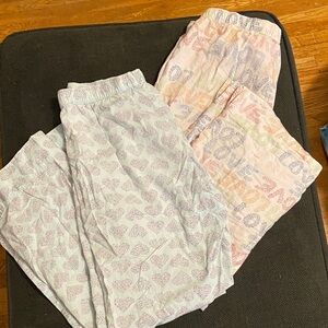 love by Gap 2 pairs vguc heart and love women’s XS Pajamas